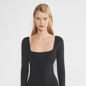 Aritzia Babaton Contour Squareneck Bodysuit Longsleeve